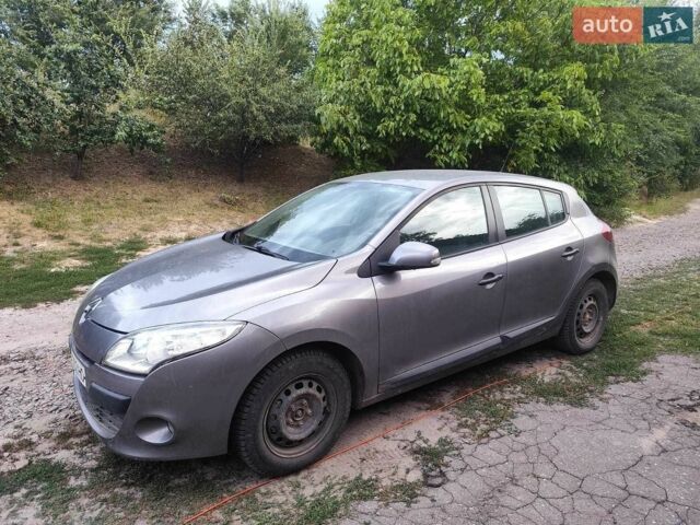 Сірий Рено Меган, об'ємом двигуна 1.5 л та пробігом 215 тис. км за 4200 $, фото 1 на Automoto.ua
