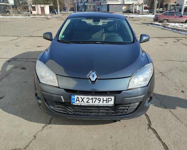 Серый Рено Меган, объемом двигателя 1.5 л и пробегом 211 тыс. км за 6600 $, фото 1 на Automoto.ua
