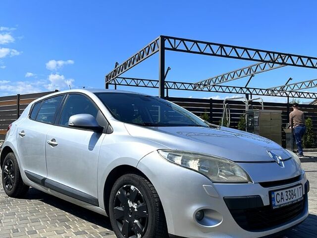 Серый Рено Меган, объемом двигателя 1.5 л и пробегом 0 тыс. км за 4999 $, фото 1 на Automoto.ua
