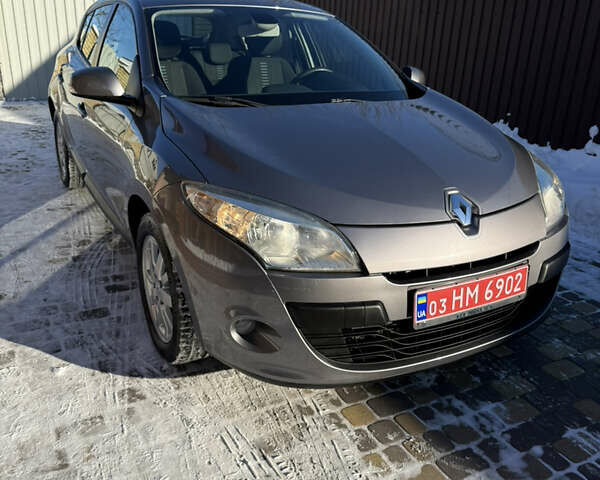 Сірий Рено Меган, об'ємом двигуна 1.6 л та пробігом 193 тис. км за 6700 $, фото 1 на Automoto.ua