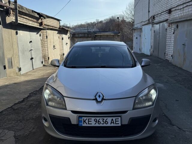 Сірий Рено Меган, об'ємом двигуна 1.5 л та пробігом 380 тис. км за 5009 $, фото 1 на Automoto.ua