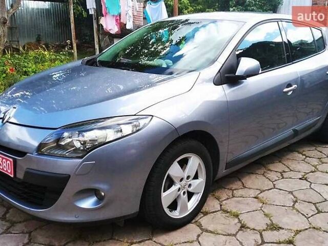 Сірий Рено Меган, об'ємом двигуна 1.6 л та пробігом 193 тис. км за 6799 $, фото 1 на Automoto.ua