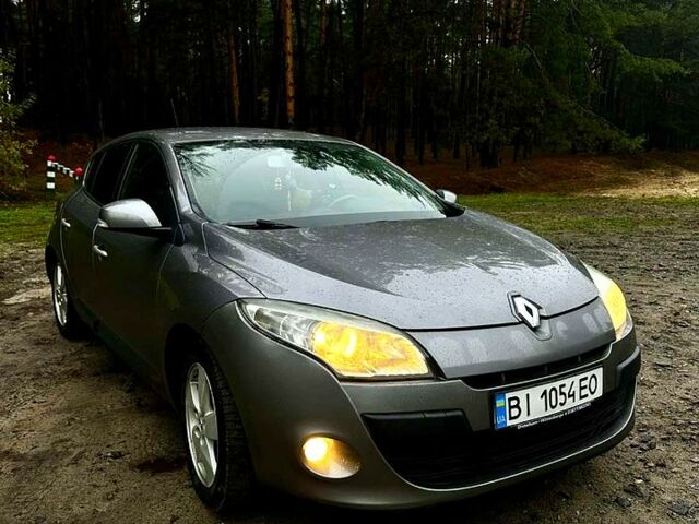 Сірий Рено Меган, об'ємом двигуна 1.6 л та пробігом 250 тис. км за 6500 $, фото 1 на Automoto.ua
