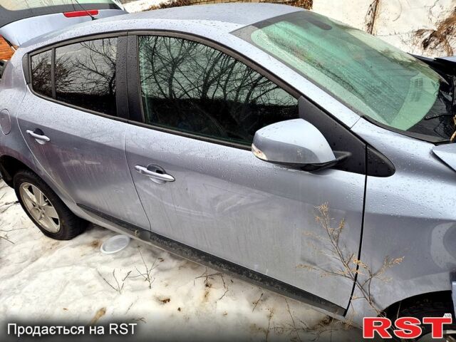 Сірий Рено Меган, об'ємом двигуна 1.5 л та пробігом 28600 тис. км за 3500 $, фото 1 на Automoto.ua