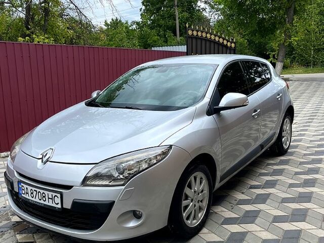 Сірий Рено Меган, об'ємом двигуна 1.5 л та пробігом 223 тис. км за 6800 $, фото 1 на Automoto.ua