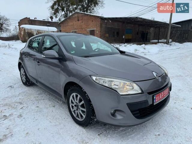 Сірий Рено Меган, об'ємом двигуна 1.6 л та пробігом 215 тис. км за 6400 $, фото 1 на Automoto.ua