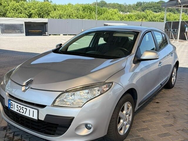 Сірий Рено Меган, об'ємом двигуна 1.6 л та пробігом 196 тис. км за 6600 $, фото 1 на Automoto.ua