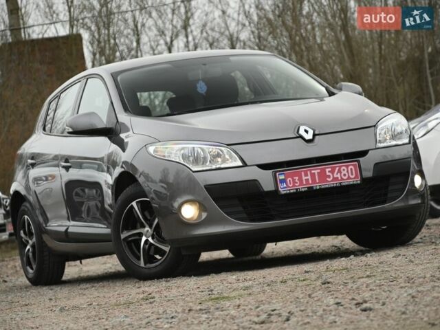 Сірий Рено Меган, об'ємом двигуна 1.6 л та пробігом 124 тис. км за 6700 $, фото 1 на Automoto.ua