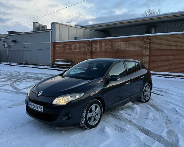 Серый Рено Меган, объемом двигателя 2 л и пробегом 247 тыс. км за 8000 $, фото 1 на Automoto.ua