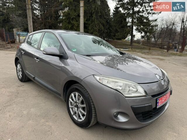 Сірий Рено Меган, об'ємом двигуна 1.6 л та пробігом 215 тис. км за 5799 $, фото 1 на Automoto.ua