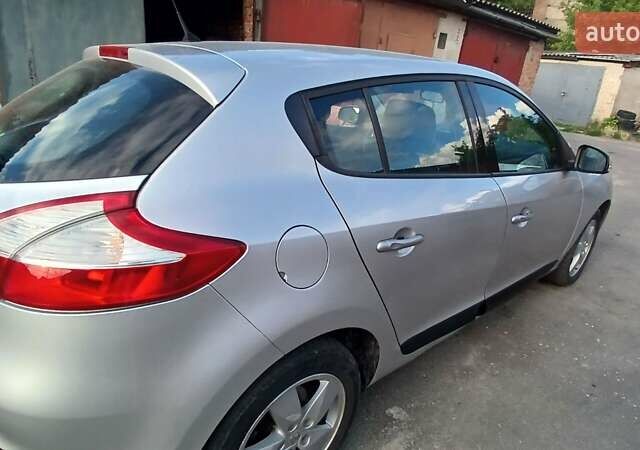 Сірий Рено Меган, об'ємом двигуна 1.46 л та пробігом 248 тис. км за 6000 $, фото 1 на Automoto.ua