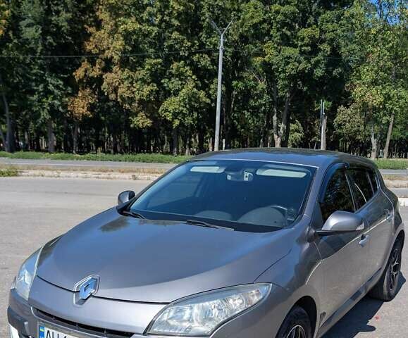 Рено Меган 2009 у Дніпро (Дніпропетровську) на Automoto.ua Сірий Рено Меган, об'ємом двигуна 1.5 л та пробігом 282 тис. км за 6300 $, фото 1 на Automoto.ua