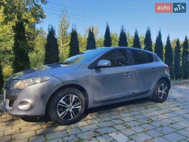 Серый Рено Меган, объемом двигателя 1.6 л и пробегом 131 тыс. км за 6750 $, фото 1 на Automoto.ua