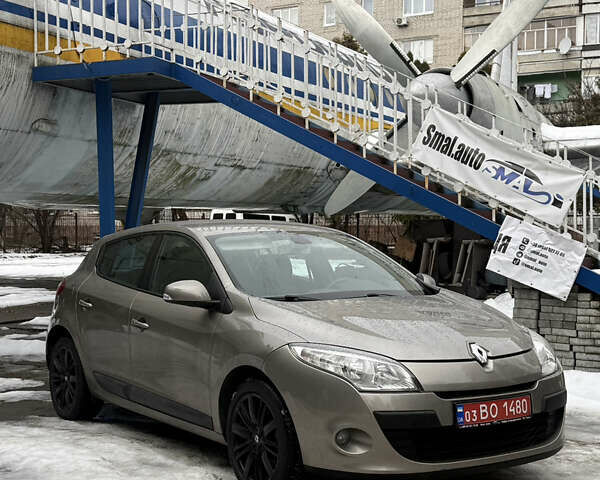 Сірий Рено Меган, об'ємом двигуна 0 л та пробігом 177 тис. км за 6300 $, фото 1 на Automoto.ua