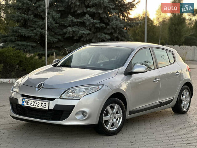 Сірий Рено Меган, об'ємом двигуна 1.6 л та пробігом 187 тис. км за 7100 $, фото 1 на Automoto.ua