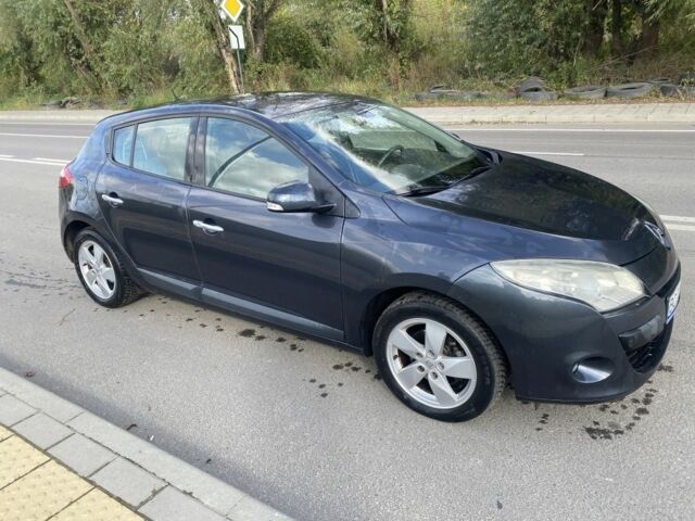 Рено Меган 2009 в Львове на Automoto.ua Серый Рено Меган, объемом двигателя 1 л и пробегом 289 тыс. км за 6150 $, фото 1 на Automoto.ua