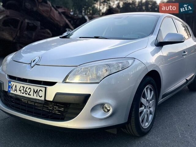 Серый Рено Меган, объемом двигателя 1.87 л и пробегом 270 тыс. км за 5500 $, фото 1 на Automoto.ua
