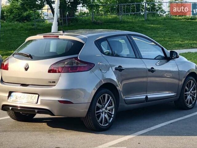 Рено Меган 2009 в Виннице на Automoto.ua Серый Рено Меган, объемом двигателя 1.5 л и пробегом 242 тыс. км за 6950 $, фото 1 на Automoto.ua