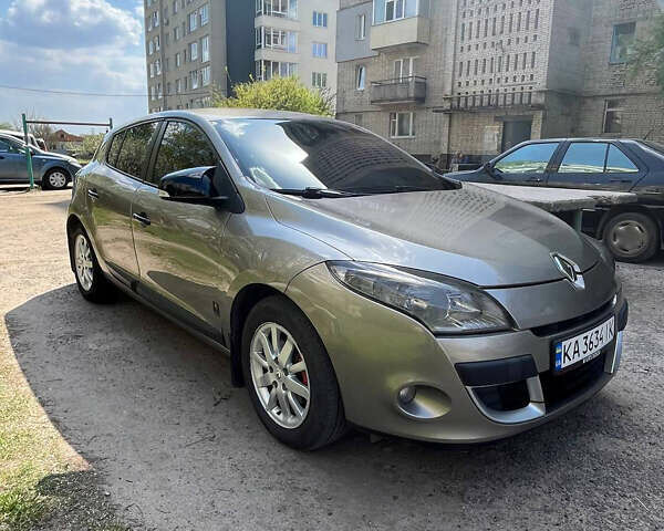 Серый Рено Меган, объемом двигателя 1.6 л и пробегом 170 тыс. км за 7150 $, фото 1 на Automoto.ua