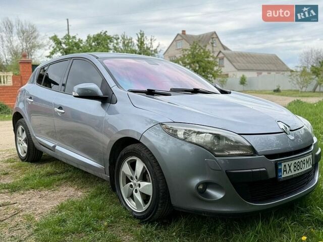 Серый Рено Меган, объемом двигателя 2 л и пробегом 258 тыс. км за 6300 $, фото 1 на Automoto.ua