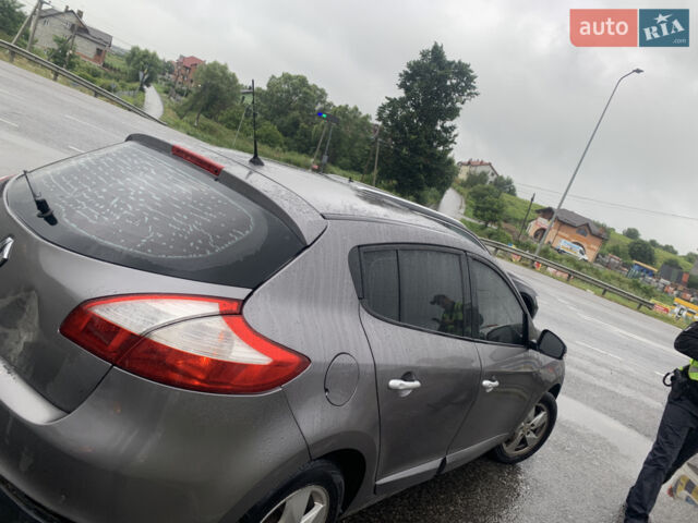 Сірий Рено Меган, об'ємом двигуна 2 л та пробігом 230 тис. км за 6000 $, фото 1 на Automoto.ua