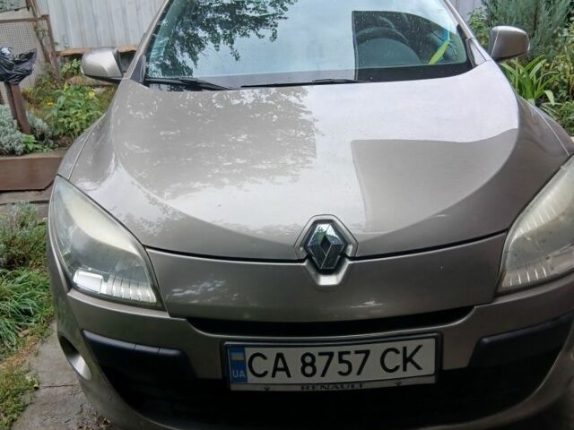 Сірий Рено Меган, об'ємом двигуна 1.5 л та пробігом 185 тис. км за 5897 $, фото 1 на Automoto.ua