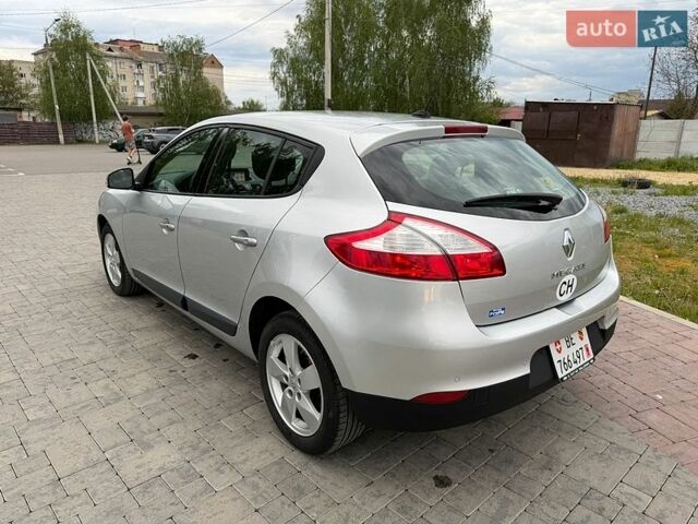 Серый Рено Меган, объемом двигателя 2 л и пробегом 137 тыс. км за 7750 $, фото 1 на Automoto.ua