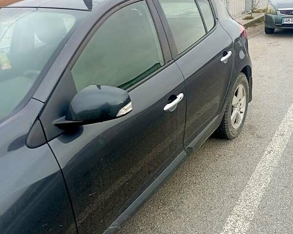 Рено Меган 2010 в Казатине на Automoto.ua Серый Рено Меган, объемом двигателя 1.5 л и пробегом 280 тыс. км за 6500 $, фото 1 на Automoto.ua