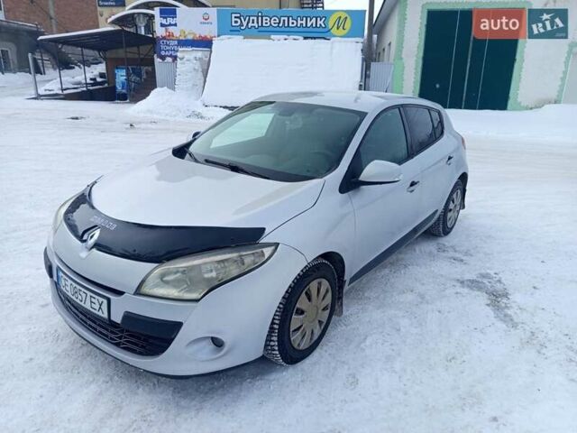 Серый Рено Меган, объемом двигателя 1.5 л и пробегом 330 тыс. км за 4300 $, фото 1 на Automoto.ua