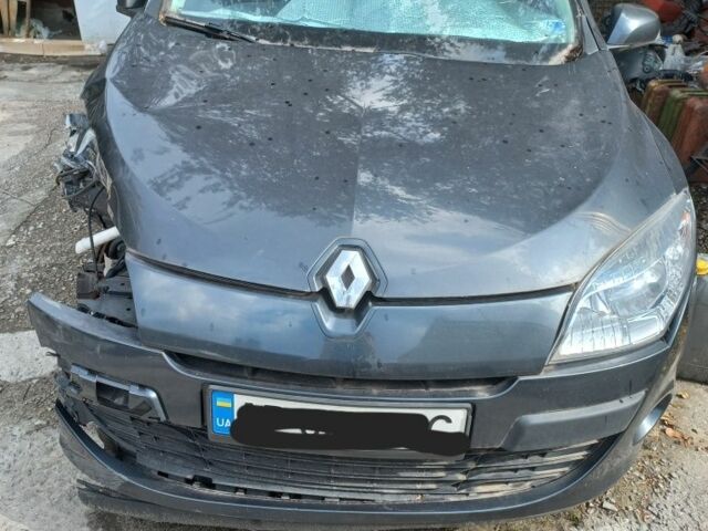 Сірий Рено Меган, об'ємом двигуна 0 л та пробігом 100 тис. км за 4000 $, фото 1 на Automoto.ua