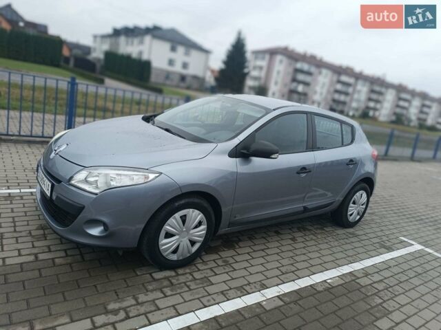 Сірий Рено Меган, об'ємом двигуна 1.6 л та пробігом 177 тис. км за 6400 $, фото 1 на Automoto.ua
