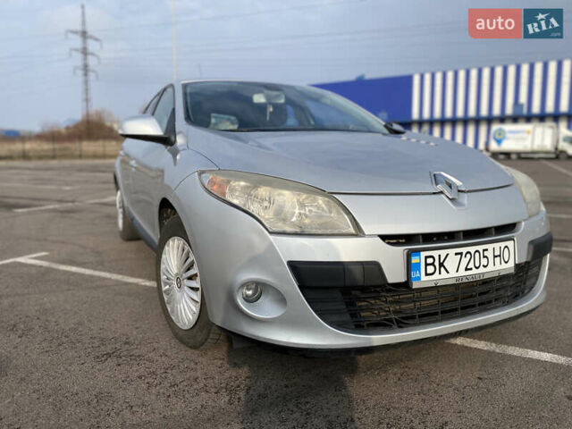 Серый Рено Меган, объемом двигателя 1.46 л и пробегом 286 тыс. км за 6650 $, фото 1 на Automoto.ua