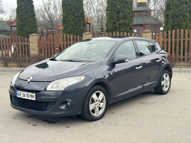 Сірий Рено Меган, об'ємом двигуна 1.5 л та пробігом 255 тис. км за 6100 $, фото 1 на Automoto.ua
