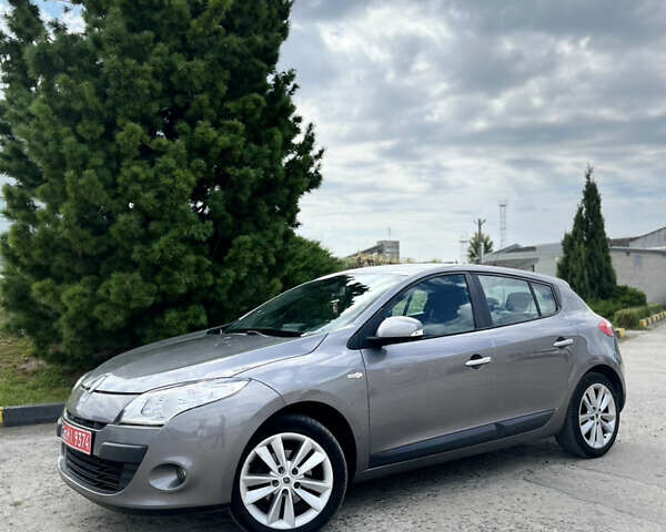 Сірий Рено Меган, об'ємом двигуна 1.6 л та пробігом 191 тис. км за 7600 $, фото 1 на Automoto.ua