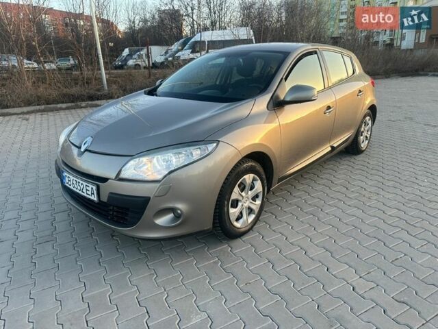 Серый Рено Меган, объемом двигателя 1.6 л и пробегом 248 тыс. км за 6400 $, фото 1 на Automoto.ua