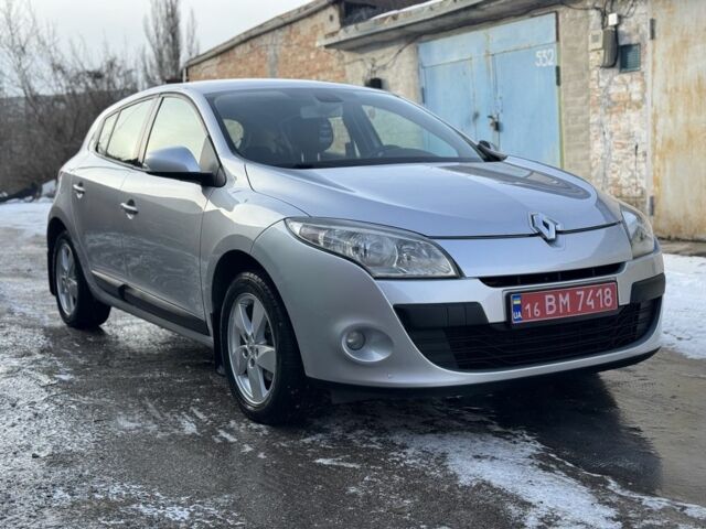 Сірий Рено Меган, об'ємом двигуна 1.6 л та пробігом 183 тис. км за 6500 $, фото 1 на Automoto.ua