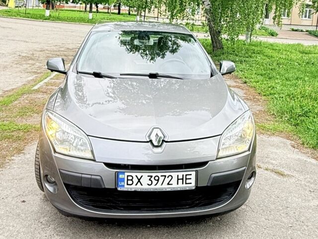 Серый Рено Меган, объемом двигателя 1.5 л и пробегом 246 тыс. км за 7500 $, фото 1 на Automoto.ua