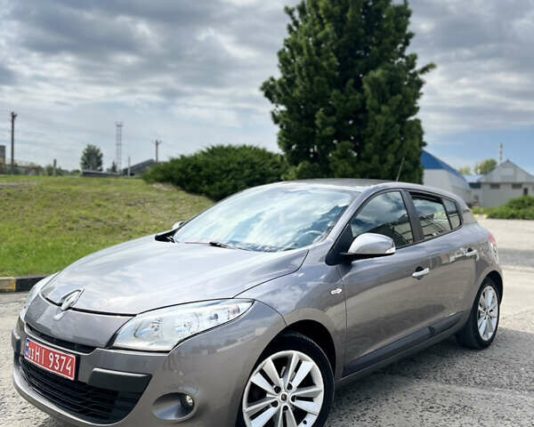 Сірий Рено Меган, об'ємом двигуна 1.6 л та пробігом 191 тис. км за 7500 $, фото 1 на Automoto.ua
