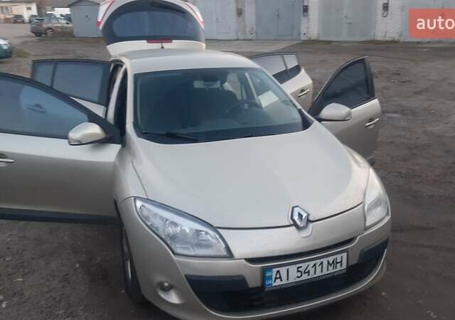 Серый Рено Меган, объемом двигателя 1.6 л и пробегом 215 тыс. км за 5999 $, фото 1 на Automoto.ua