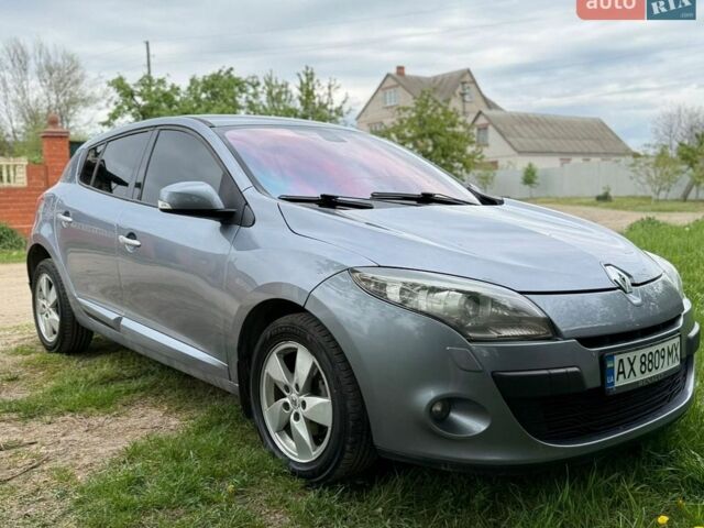 Серый Рено Меган, объемом двигателя 2 л и пробегом 258 тыс. км за 6500 $, фото 1 на Automoto.ua
