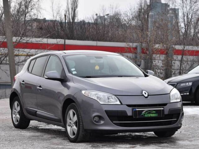 Серый Рено Меган, объемом двигателя 1.5 л и пробегом 220 тыс. км за 6500 $, фото 1 на Automoto.ua