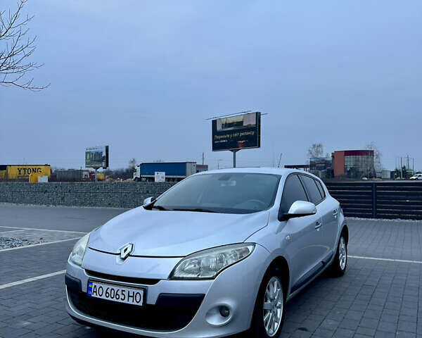 Серый Рено Меган, объемом двигателя 1.46 л и пробегом 260 тыс. км за 7200 $, фото 1 на Automoto.ua