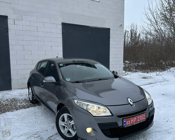 Серый Рено Меган, объемом двигателя 1.6 л и пробегом 148 тыс. км за 6850 $, фото 1 на Automoto.ua