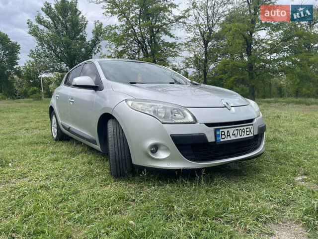 Сірий Рено Меган, об'ємом двигуна 1.46 л та пробігом 330 тис. км за 6300 $, фото 1 на Automoto.ua