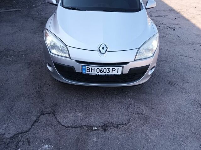 Сірий Рено Меган, об'ємом двигуна 1.6 л та пробігом 180 тис. км за 7500 $, фото 1 на Automoto.ua