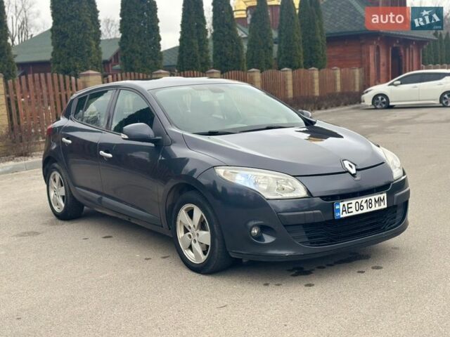 Серый Рено Меган, объемом двигателя 1.5 л и пробегом 255 тыс. км за 6100 $, фото 1 на Automoto.ua