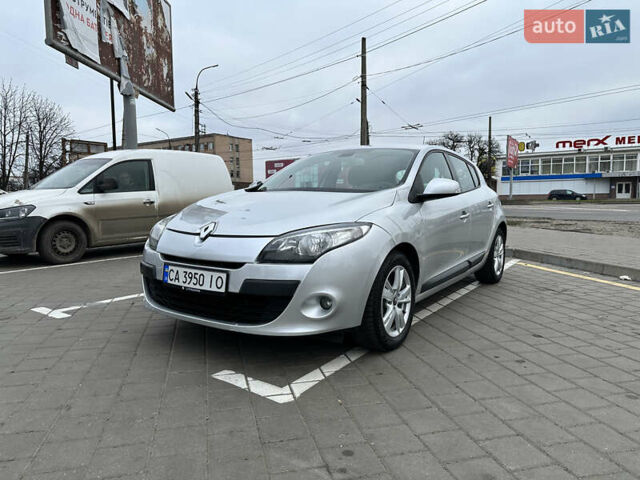 Сірий Рено Меган, об'ємом двигуна 2 л та пробігом 195 тис. км за 6700 $, фото 1 на Automoto.ua