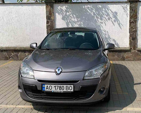 Сірий Рено Меган, об'ємом двигуна 1.5 л та пробігом 155 тис. км за 7057 $, фото 1 на Automoto.ua