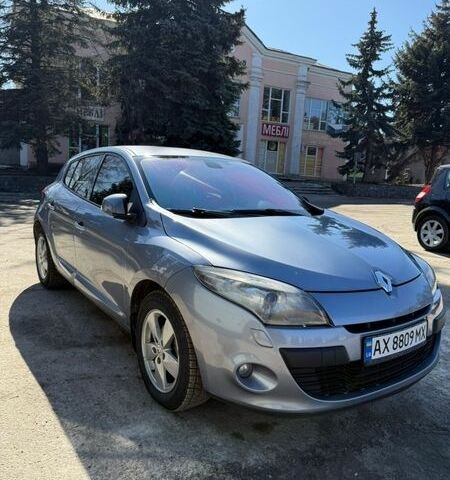 Сірий Рено Меган, об'ємом двигуна 2 л та пробігом 258 тис. км за 6500 $, фото 1 на Automoto.ua