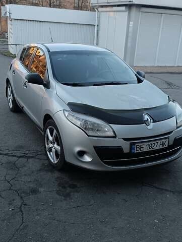 Серый Рено Меган, объемом двигателя 1.5 л и пробегом 400 тыс. км за 5500 $, фото 1 на Automoto.ua